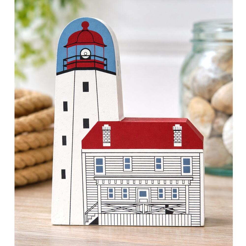 Cat’s Meow Sandy Hook Lighthouse Shelf Sitter | Vintage 1990 Series Signed 1995